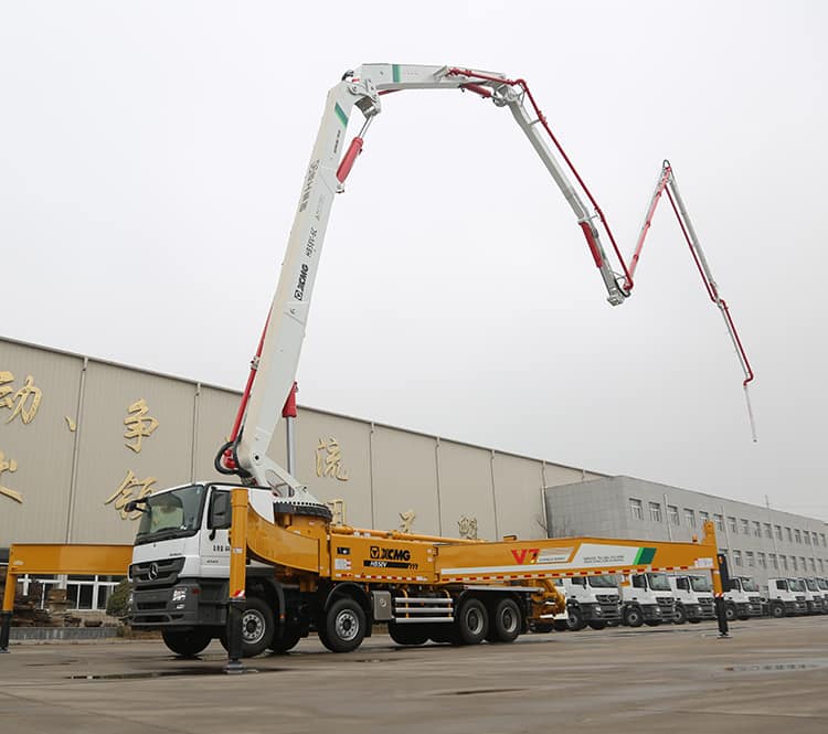 XCMG 58m concrete pump truck HB58V new concrete truck machine with mercedes Benz chassis price